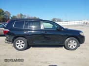 ✅ 2010 Toyota Highlander • VIN: 5TDZK3EH6AS019216 • Lot: 43575144. Listed on IAAI with 232,656 mi. Free auction sales archive from the USA and detailed vehicle history report at DreamBid. Image 13.