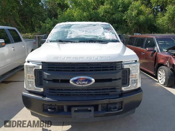 ✅ 2018 Ford F-250 XL • VIN: 1FT7X2A69JEB53733 • Лот: 42692823. Опубликован ранее на IAAI с пробегом 111 793 миль. Бесплатный доступ к архиву аукционных продаж из США и подробный отчёт об истории автомобиля на DreamBid. Изображение 12.