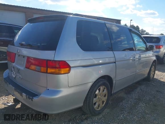 ✅ 2003 Honda Odyssey EX • VIN: 5FNRL18643B117535 • Lot: 43791016. Wystawiony na IAAI z przebiegiem 294 652 mil. Bezpłatny archiwum sprzedaży aukcyjnych z USA i szczegółowy raport historii pojazdu na DreamBid. Zdjęcie 4.