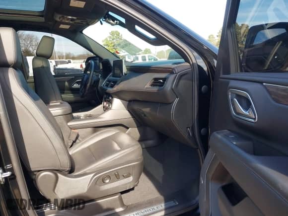 2022 Chevrolet Tahoe Z71 z VIN 1GNSKPKD1NR185780, wystawiony jako IAAI lot #41301544 z przebiegiem 54 359 mil mil oraz . Historia ofert i sprzedaży dostępna na DreamBid. Obrazek 5.