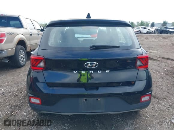 ✅ 2022 Hyundai Venue SE • VIN: KMHRB8A30NU132020 • Lot: 40459056. Listed on IAAI with 35,246 mi. Free auction sales archive from the USA and detailed vehicle history report at DreamBid. Image 17.