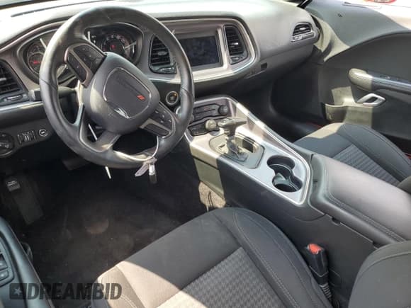 ✅ 2019 Dodge Challenger SXT • VIN: 2C3CDZGG4KH522173 • Lot: 65908284. Wystawiony na Copart z przebiegiem 95 134 mil. Bezpłatny archiwum sprzedaży aukcyjnych z USA i szczegółowy raport historii pojazdu na DreamBid. Zdjęcie 8.