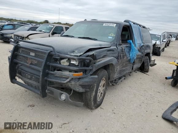 ✅ 2003 Chevrolet Suburban Z71 • VIN: 3GNFK16Z23G262321 • Лот: 83220154. Опубликован ранее на Copart с пробегом Не указан. Бесплатный доступ к архиву аукционных продаж из США и подробный отчёт об истории автомобиля на DreamBid. Изображение 1.