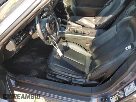 ✅ 2008 Mazda MX-5 Miata Grand Touring • VIN: JM1NC26FX80156952 • Lot: 69982825. Wystawiony na Copart z przebiegiem 198 400 mil. Bezpłatny archiwum sprzedaży aukcyjnych z USA i szczegółowy raport historii pojazdu na DreamBid. Zdjęcie 7.