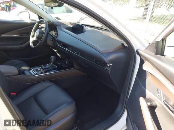 ✅ 2023 Mazda CX-30 S Premium • VIN: 3MVDMBDM5PM539881 • Lot: 43349673. Wystawiony na IAAI z przebiegiem 17 854 mil. Bezpłatny archiwum sprzedaży aukcyjnych z USA i szczegółowy raport historii pojazdu na DreamBid. Zdjęcie 5.
