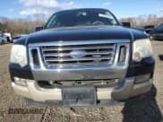 ✅ 2007 Ford Explorer Eddie Bauer • VIN: 1FMEU74EX7UB28589 • Lot: 91315245. Wystawiony na Copart z przebiegiem 198 693 mil. Bezpłatny archiwum sprzedaży aukcyjnych z USA i szczegółowy raport historii pojazdu na DreamBid. Zdjęcie 5.