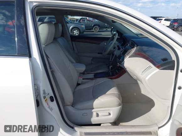 ✅ 2011 Toyota Avalon Limited • VIN: 4T1BK3DB8BU406521 • Lot: 43504476. Listed on IAAI with 148,439 mi. Free auction sales archive from the USA and detailed vehicle history report at DreamBid. Image 5.