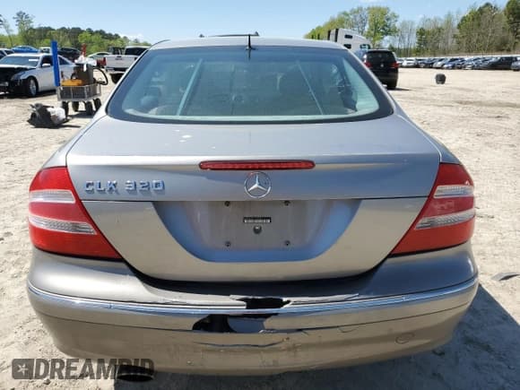 ✅ 2005 Mercedes-Benz CLK 320 • VIN: WDBTJ65J95F129288 • Lot: 52433525. Listed on Copart with 133,344 mi. Free auction sales archive from the USA and detailed vehicle history report at DreamBid. Image 6.