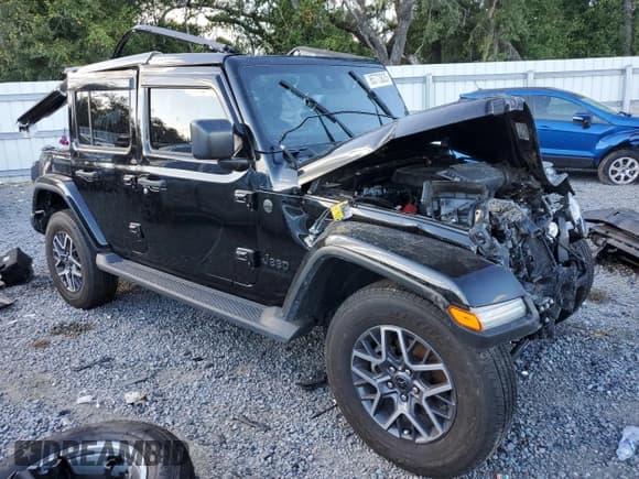 ✅ 2025 Jeep Wrangler Sahara • VIN: 1C4PJXEN5SW503452 • Lot: 85773825. Listed on Copart with 15,101 mi. Free auction sales archive from the USA and detailed vehicle history report at DreamBid. Image 4.