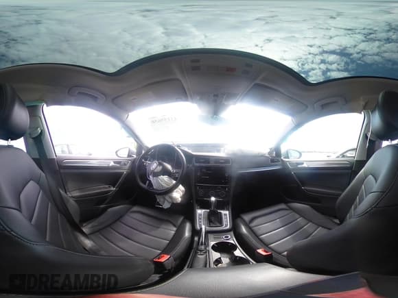 ✅ 2019 Volkswagen Golf S • VIN: 3VWH17AUXKM517653 • Lot: 43159650. Wystawiony na IAAI z przebiegiem 80 980 mil. Bezpłatny archiwum sprzedaży aukcyjnych z USA i szczegółowy raport historii pojazdu na DreamBid. Zdjęcie 18.