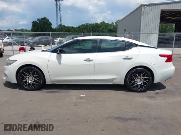 ✅ 2017 Nissan Maxima SL • VIN: 1N4AA6AP0HC373331 • Lot: 42752679. Listed on IAAI with 158,249 mi. Free auction sales archive from the USA and detailed vehicle history report at DreamBid. Image 14.