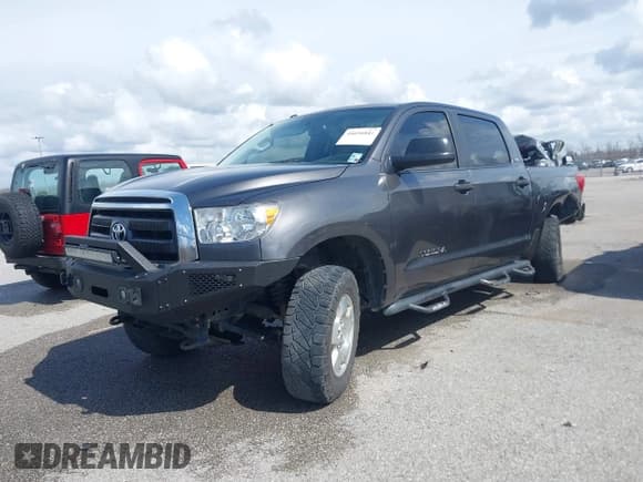 ✅ 2011 Toyota Tundra • VIN: 5TFDM5F1XBX018566 • Lot: 41656841. Wystawiony na IAAI z przebiegiem 241 644 mil. Bezpłatny archiwum sprzedaży aukcyjnych z USA i szczegółowy raport historii pojazdu na DreamBid. Zdjęcie 17.