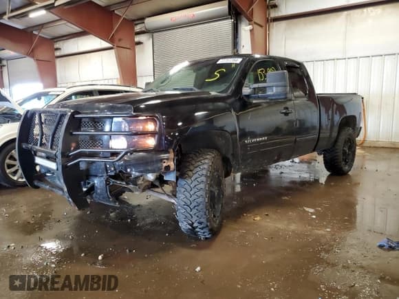 ✅ 2011 Chevrolet Silverado 1500 LT • VIN: 1GCRKSE3XBZ300580 • Lot: 72757284. Listed on Copart with 153,902 mi. Free auction sales archive from the USA and detailed vehicle history report at DreamBid. Image 1.