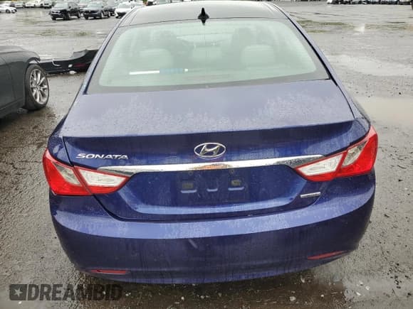 ✅ 2013 Hyundai Sonata SE • VIN: 5NPEC4AC1DH617266 • Lot: 57653945. Listed on Copart with 92,936 mi. Free auction sales archive from the USA and detailed vehicle history report at DreamBid. Image 6.