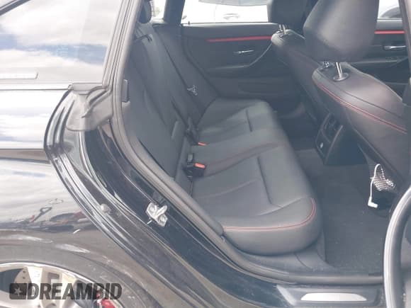 ✅ 2015 BMW 4 Series 428i xDrive • VIN: WBA4A7C55FD414405 • Lot: 39159752. Listed on IAAI with 121,009 mi. Free auction sales archive from the USA and detailed vehicle history report at DreamBid. Image 8.