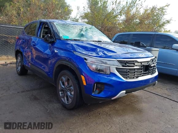 ✅ 2024 Kia Seltos LX • VIN: KNDEPCAA7R7646568 • Lot: 43315674. Wystawiony na IAAI z przebiegiem 8 419 mil. Bezpłatny archiwum sprzedaży aukcyjnych z USA i szczegółowy raport historii pojazdu na DreamBid. Zdjęcie 1.