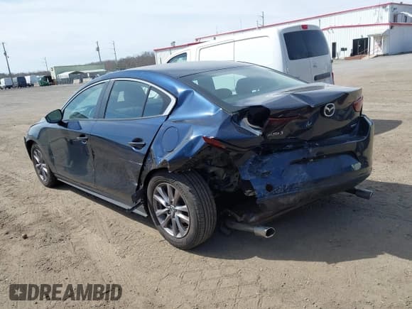 ✅ 2021 Mazda 3 S • VIN: 3MZBPAAL2MM253405 • Lot: 41836752. Listed on IAAI with 63 mi. Free auction sales archive from the USA and detailed vehicle history report at DreamBid. Image 3.