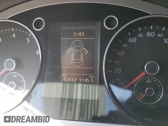 ✅ 2009 Volkswagen CC Sport • VIN: WVWML73C19E536639 • Лот: 89914515. Опубликован ранее на Copart с пробегом 242 012 миль. Бесплатный доступ к архиву аукционных продаж из США и подробный отчёт об истории автомобиля на DreamBid. Изображение 9.