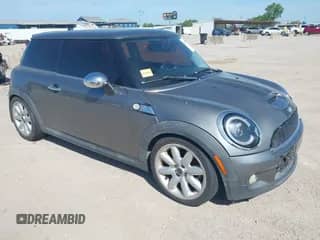 2010 MINI Hardtop S with VIN WMWMF7C53ATX41515, listed as a IAAI auction lot 42617338 with 119,171 mi miles and . Bid and sale history available at DreamBid. Image 1.