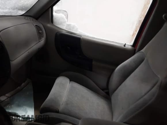 ✅ 1996 Ford Ranger XLT • VIN: 1FTCR14X1TPA85135 • Lot: 43850383. Listed on IAAI with 231,624 mi. Free auction sales archive from the USA and detailed vehicle history report at DreamBid. Image 5.