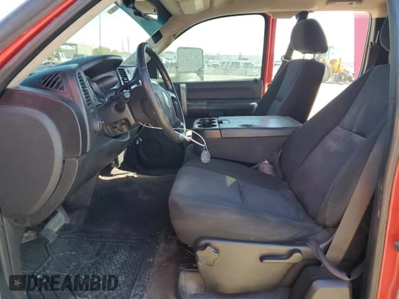 ✅ 2007 Chevrolet Silverado 1500 • VIN: 1GBJC39K27E519697 • Lot: 87117255. Wystawiony na Copart z przebiegiem 261 323 mil. Bezpłatny archiwum sprzedaży aukcyjnych z USA i szczegółowy raport historii pojazdu na DreamBid. Zdjęcie 7.