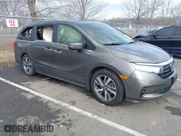 ✅ 2021 Honda Odyssey Touring • VIN: 5FNRL6H8XMB006701 • Lot: 41738747. Wystawiony na IAAI z przebiegiem 56 012 mil. Bezpłatny archiwum sprzedaży aukcyjnych z USA i szczegółowy raport historii pojazdu na DreamBid. Zdjęcie 1.