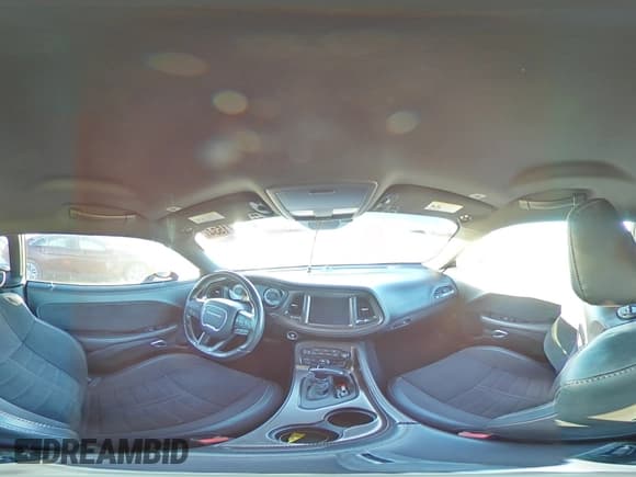 ✅ 2020 Dodge Challenger R/T 50th Anniversary • VIN: 2C3CDZBT4LH196901 • Lot: 73471534. Wystawiony na Copart z przebiegiem 38 385 mil. Bezpłatny archiwum sprzedaży aukcyjnych z USA i szczegółowy raport historii pojazdu na DreamBid. Zdjęcie 13.