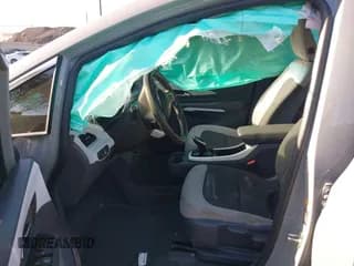 ✅ 2020 Chevrolet Bolt EV LT • VIN: 1G1FW6S03L4116162 • Lot: 42214832. Wystawiony na IAAI z przebiegiem 24 849 mil. Bezpłatny archiwum sprzedaży aukcyjnych z USA i szczegółowy raport historii pojazdu na DreamBid. Zdjęcie 5.