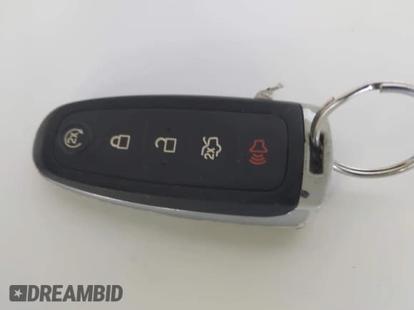 ✅ 2016 Ford Focus Titanium • VIN: 1FADP3N26GL321290 • Лот: 43827807. Опубликован ранее на IAAI с пробегом 156 061 миль. Бесплатный доступ к архиву аукционных продаж из США и подробный отчёт об истории автомобиля на DreamBid. Изображение 11.