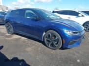 ✅ 2024 Kia EV6 GT-Line • VIN: KNDC4DLCXR5166203 • Lot: 41644089. Wystawiony na IAAI z przebiegiem 7 836 mil. Bezpłatny archiwum sprzedaży aukcyjnych z USA i szczegółowy raport historii pojazdu na DreamBid. Zdjęcie 1.