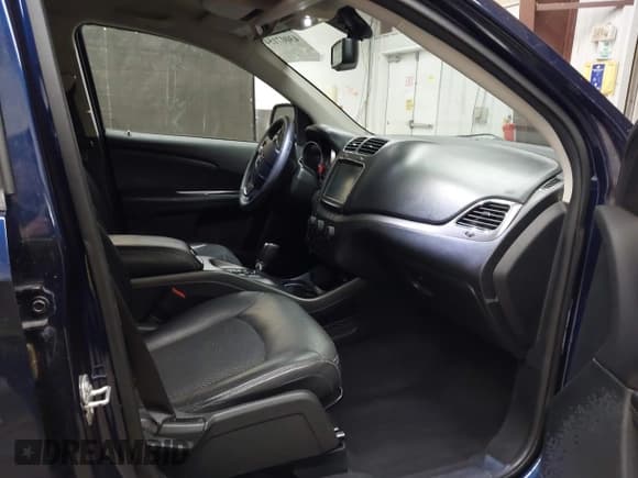 ✅ 2018 Dodge Journey Crossroad • VIN: 3C4PDCGG9JT172216 • Lot: 43007154. Listed on IAAI with 60,343 mi. Free auction sales archive from the USA and detailed vehicle history report at DreamBid. Image 5.