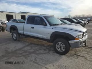 ✅ 2002 Dodge Dakota • VIN: 1B7GG42X22S511194 • Lot: 42983195. Wystawiony na Copart z przebiegiem 131 808 mil. Bezpłatny archiwum sprzedaży aukcyjnych z USA i szczegółowy raport historii pojazdu na DreamBid. Zdjęcie 4.
