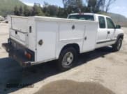 ✅ 2002 Chevrolet Silverado 1500 • VIN: 1GBHC29U22E300208 • Лот: 52234395. Опубликован ранее на Copart с пробегом Не указан. Бесплатный доступ к архиву аукционных продаж из США и подробный отчёт об истории автомобиля на DreamBid. Изображение 3.