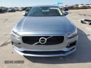 ✅ 2019 Volvo S90 Momentum • VIN: LVY102MK9KP080090 • Lot: 60984564. Wystawiony na Copart z przebiegiem 57 148 mil. Bezpłatny archiwum sprzedaży aukcyjnych z USA i szczegółowy raport historii pojazdu na DreamBid. Zdjęcie 5.