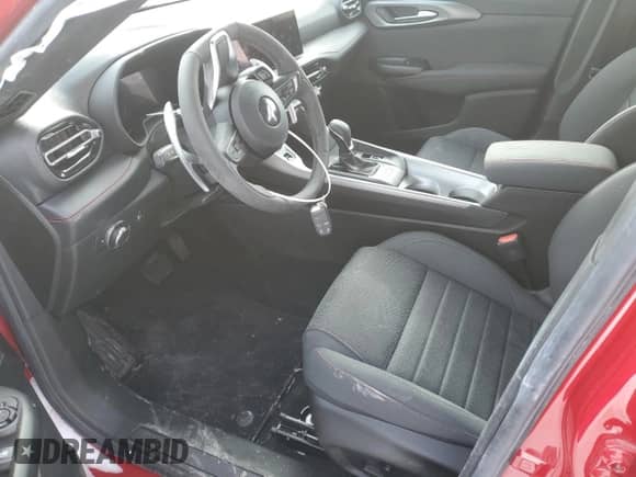 2024 Dodge Hornet R/T с VIN ZACPDFCW7R3A12327, выставлен на аукционе Copart как лот 45739315 с пробегом 1 553 миль миль и Списание • Salvage title. История ставок и продаж доступна на DreamBid. Изображение 7.