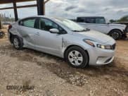 ✅ 2017 Kia Forte LX • VIN: 3KPFK4A71HE132985 • Lot: 85344785. Wystawiony na Copart z przebiegiem 93 206 mil. Bezpłatny archiwum sprzedaży aukcyjnych z USA i szczegółowy raport historii pojazdu na DreamBid. Zdjęcie 4.