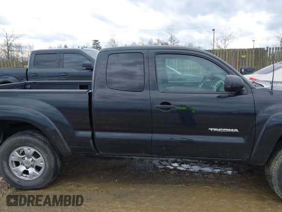✅ 2010 Toyota Tacoma • VIN: 5TEUU4EN8AZ696495 • Lot: 41476399. Wystawiony na IAAI z przebiegiem 141 396 mil. Bezpłatny archiwum sprzedaży aukcyjnych z USA i szczegółowy raport historii pojazdu na DreamBid. Zdjęcie 13.