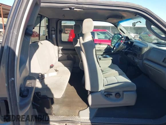 ✅ 2004 Ford F-250 XL • VIN: 1FTNX20P44EB47313 • Лот: 43657063. Опубликован ранее на IAAI с пробегом 372 936 миль. Бесплатный доступ к архиву аукционных продаж из США и подробный отчёт об истории автомобиля на DreamBid. Изображение 8.