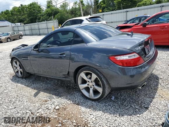 ✅ 2012 Mercedes-Benz SLK 350 • VIN: WDDPK5HA5CF008413 • Лот: 60976735. Опубликован ранее на Copart с пробегом 100 587 миль. Бесплатный доступ к архиву аукционных продаж из США и подробный отчёт об истории автомобиля на DreamBid. Изображение 2.