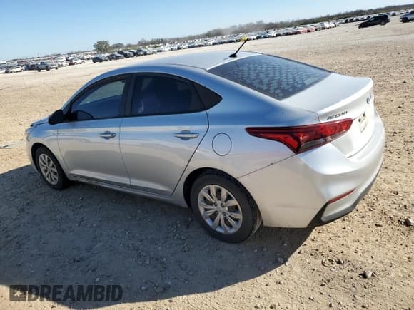 ✅ 2018 Hyundai Accent SE • VIN: 3KPC24A39JE018514 • Лот: 42711625. Опубликован ранее на Copart с пробегом 106 731 миль. Бесплатный доступ к архиву аукционных продаж из США и подробный отчёт об истории автомобиля на DreamBid. Изображение 2.