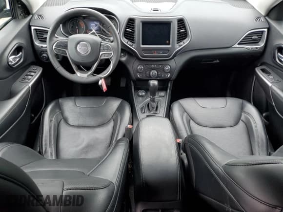 ✅ 2022 Jeep Cherokee Latitude Lux • VIN: 1C4PJMMN6ND547489 • Lot: 56833935. Wystawiony na Copart z przebiegiem 21 109 mil. Bezpłatny archiwum sprzedaży aukcyjnych z USA i szczegółowy raport historii pojazdu na DreamBid. Zdjęcie 8.