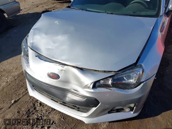 ✅ 2014 Subaru BRZ Premium • VIN: JF1ZCAB19E9600972 • Lot: 43585857. Wystawiony na IAAI z przebiegiem 135 073 mil. Bezpłatny archiwum sprzedaży aukcyjnych z USA i szczegółowy raport historii pojazdu na DreamBid. Zdjęcie 6.