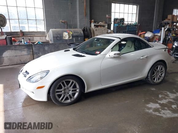 ✅ 2008 Mercedes-Benz SLK 280 • VIN: WDBWK54F88F189777 • Lot: 39897065. Listed on IAAI with 33,648 mi. Free auction sales archive from the USA and detailed vehicle history report at DreamBid. Image 17.