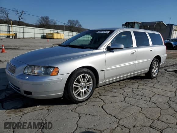 ✅ 2006 Volvo V70 2.4L • VIN: YV1SW640562594581 • Lot: 48371255. Listed on Copart with 168,952 mi. Free auction sales archive from the USA and detailed vehicle history report at DreamBid. Image 1.
