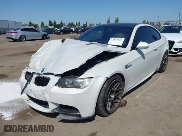 ✅ 2011 BMW M3 • VIN: WBSKG9C52BE645537 • Lot: 42371742. Listed on IAAI with 100,731 mi. Free auction sales archive from the USA and detailed vehicle history report at DreamBid. Image 2.
