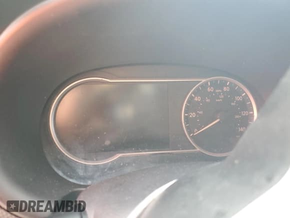 ✅ 2018 Nissan Kicks SV • VIN: 3N1CP5CU2JL541630 • Лот: 71068995. Опубликован ранее на Copart с пробегом Не указан. Бесплатный доступ к архиву аукционных продаж из США и подробный отчёт об истории автомобиля на DreamBid. Изображение 9.