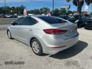 ✅ 2017 Hyundai Elantra SE • VIN: 5NPD74LF2HH184229 • Lot: 92472945. Wystawiony na Copart z przebiegiem 188 590 mil. Bezpłatny archiwum sprzedaży aukcyjnych z USA i szczegółowy raport historii pojazdu na DreamBid. Zdjęcie 3.