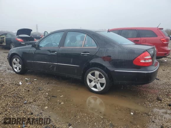 ✅ 2005 Mercedes-Benz E 500 • VIN: WDBUF83J95X169725 • Lot: 54718845. Wystawiony na Copart z przebiegiem 197 224 mil. Bezpłatny archiwum sprzedaży aukcyjnych z USA i szczegółowy raport historii pojazdu na DreamBid. Zdjęcie 2.