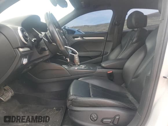 ✅ 2015 Audi S3 Premium Plus • VIN: WAUBFGFF4F1082794 • Lot: 52920695. Wystawiony na Copart z przebiegiem 119 426 mil. Bezpłatny archiwum sprzedaży aukcyjnych z USA i szczegółowy raport historii pojazdu na DreamBid. Zdjęcie 7.