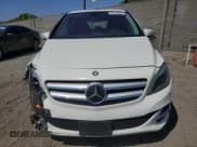 ✅ 2014 Mercedes-Benz B Electric Drive • VIN: WDDVP9AB5EJ003358 • Lot: 60154845. Wystawiony na Copart z przebiegiem 144 522 mil. Bezpłatny archiwum sprzedaży aukcyjnych z USA i szczegółowy raport historii pojazdu na DreamBid. Zdjęcie 5.